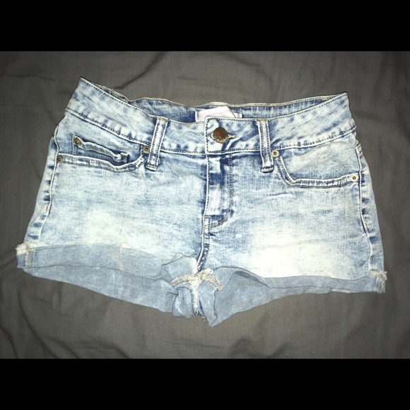 Shorts - Picture 3 of 3